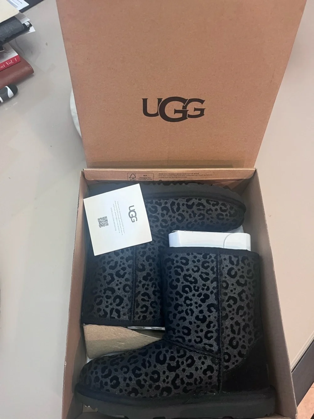 UGG Kids Classic II Glitter Leopard Black Boots - Picture 3 of 5